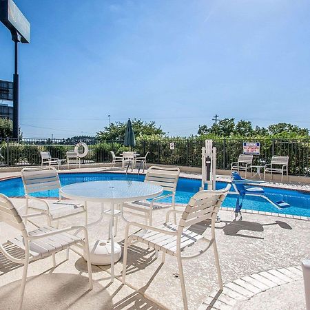 Quality Inn Murfreesboro-University Area Exteriér fotografie